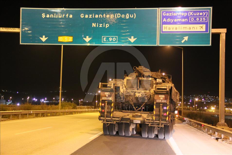 Sınıra tank ve zırhlı araç sevkiyatı