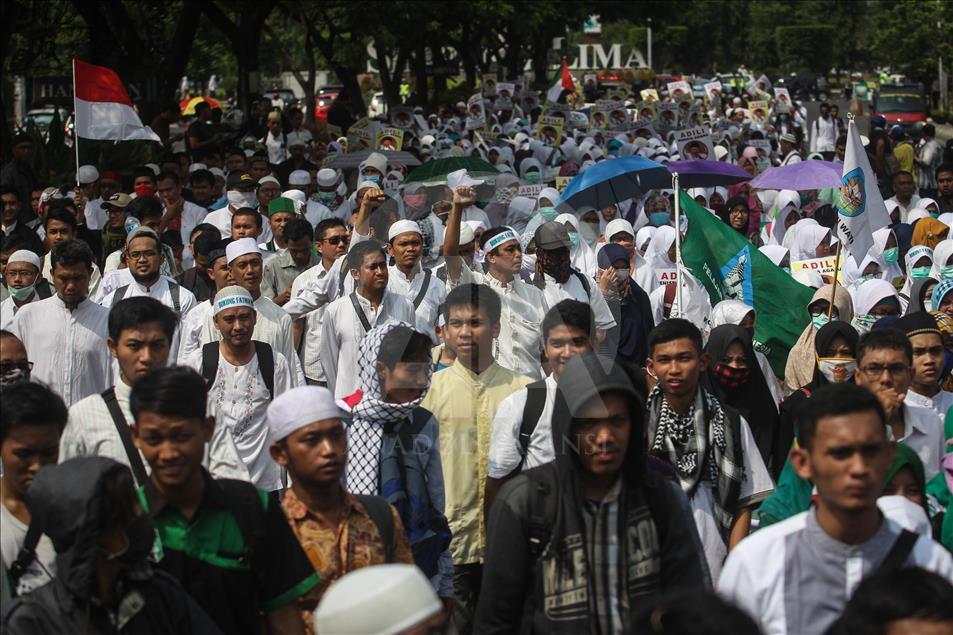 Thousands people from various Islamic organizations doing long march and demonstration in Semarang, Indonesia, on November 04, 2016 to show their disapproval for Governor Basuki Tjahaja Purnama, better known by his nickname 'Ahok', after the governors con