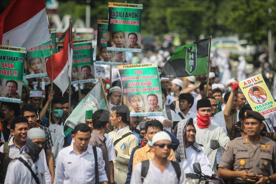 Thousands people from various Islamic organizations doing long march and demonstration in Semarang, Indonesia, on November 04, 2016 to show their disapproval for Governor Basuki Tjahaja Purnama, better known by his nickname 'Ahok', after the governors con