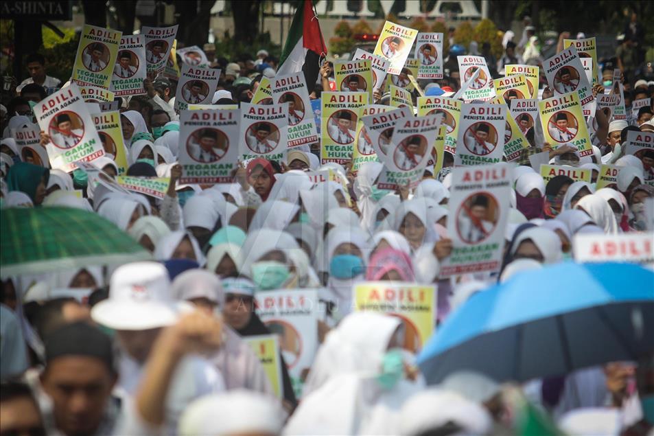 Thousands people from various Islamic organizations doing long march and demonstration in Semarang, Indonesia, on November 04, 2016 to show their disapproval for Governor Basuki Tjahaja Purnama, better known by his nickname 'Ahok', after the governors con