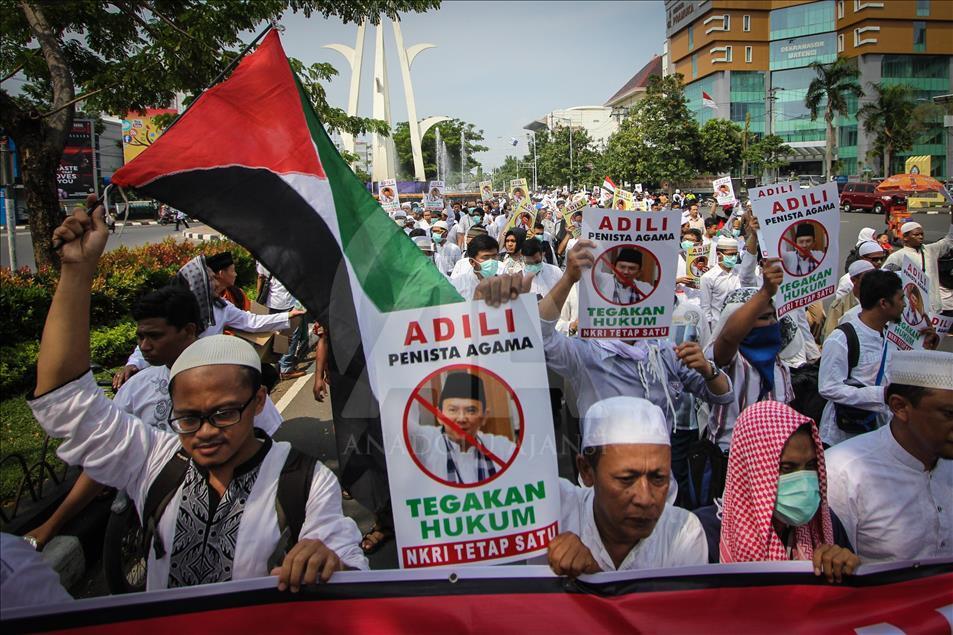 Thousands people from various Islamic organizations doing long march and demonstration in Semarang, Indonesia, on November 04, 2016 to show their disapproval for Governor Basuki Tjahaja Purnama, better known by his nickname 'Ahok', after the governors con