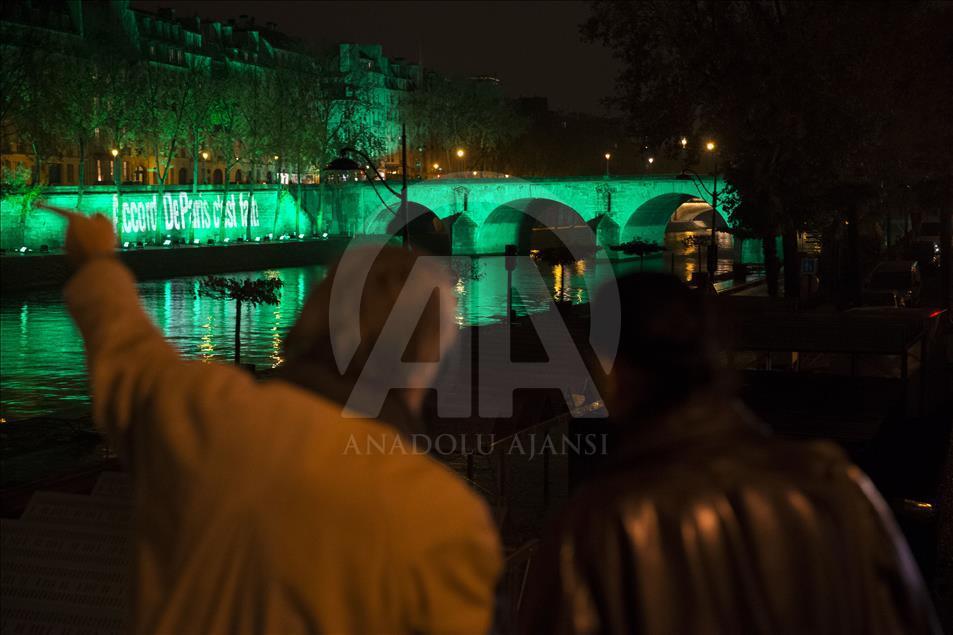 Paris yeşile büründü