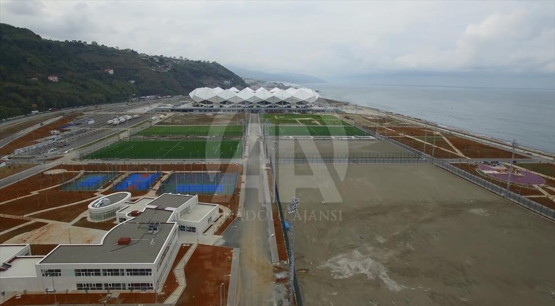 Akyazı Stadı tamamlanıyor
