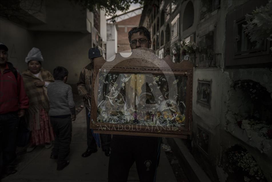 Feast of Las Natitas in Bolivia 