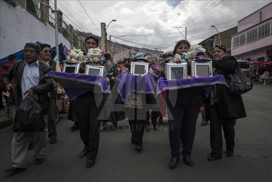 Feast of Las Natitas in Bolivia 