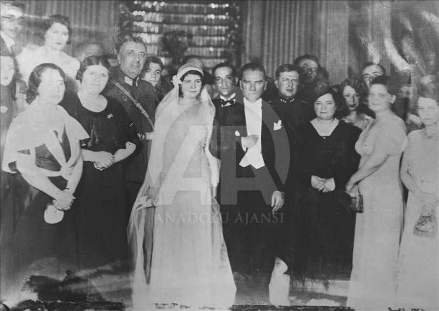 Büyük Önder Atatürk'ü anıyoruz