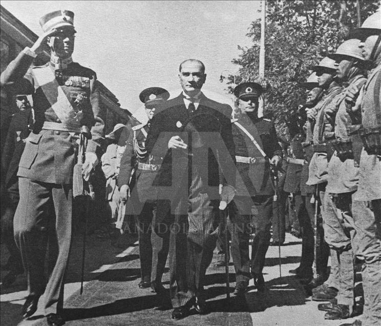 Büyük Önder Atatürk'ü anıyoruz