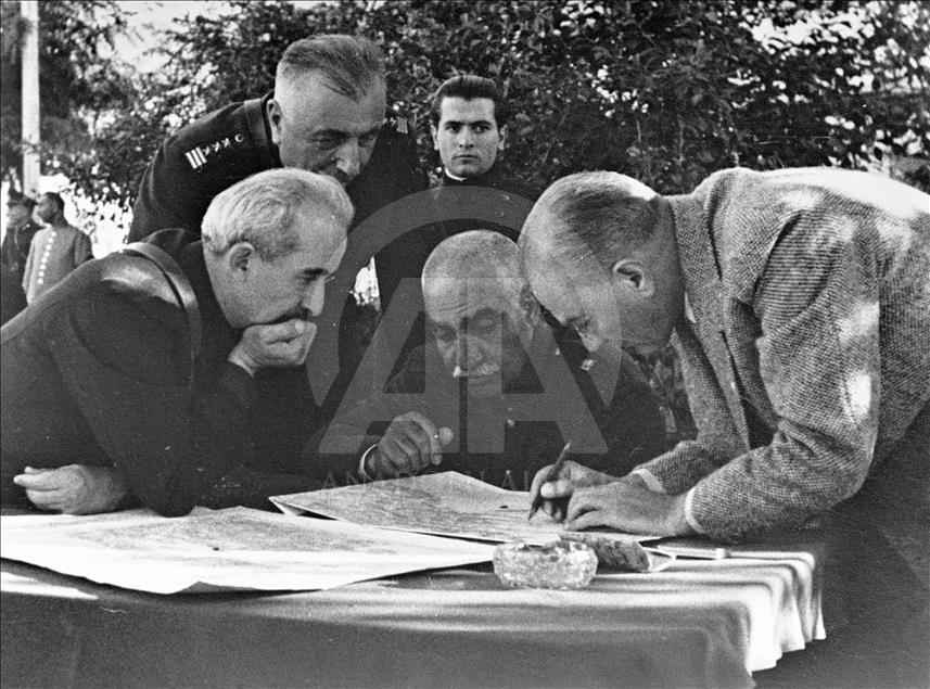 Büyük Önder Atatürk'ü anıyoruz