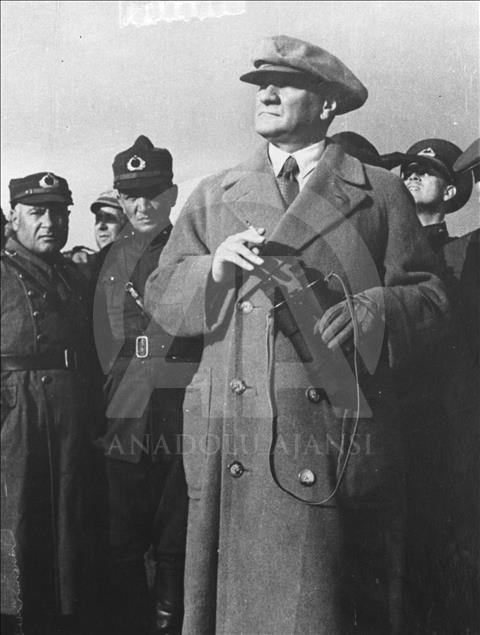 Büyük Önder Atatürk'ü anıyoruz