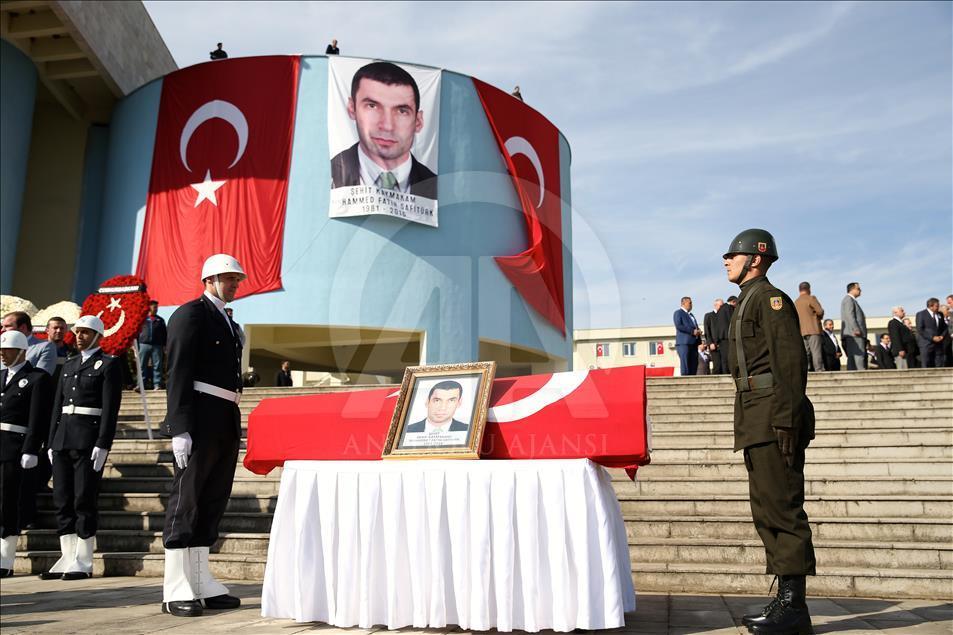 Şehit kaymakam son yolculuğuna uğurlanıyor