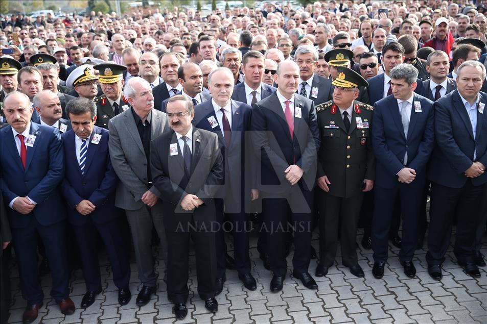 Şehit kaymakam son yolculuğuna uğurlanıyor
