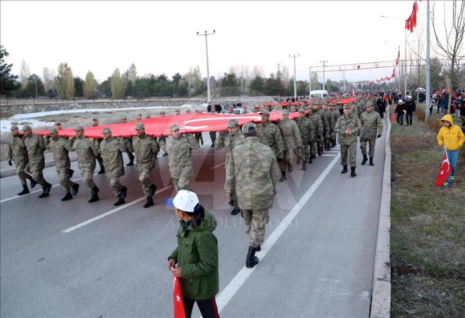 Erzurum'da binler tarihine yürüdü