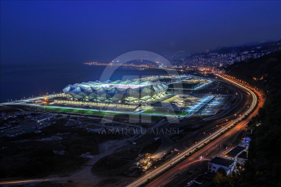 Akyazı Stadı'nda çim serimi bitti
