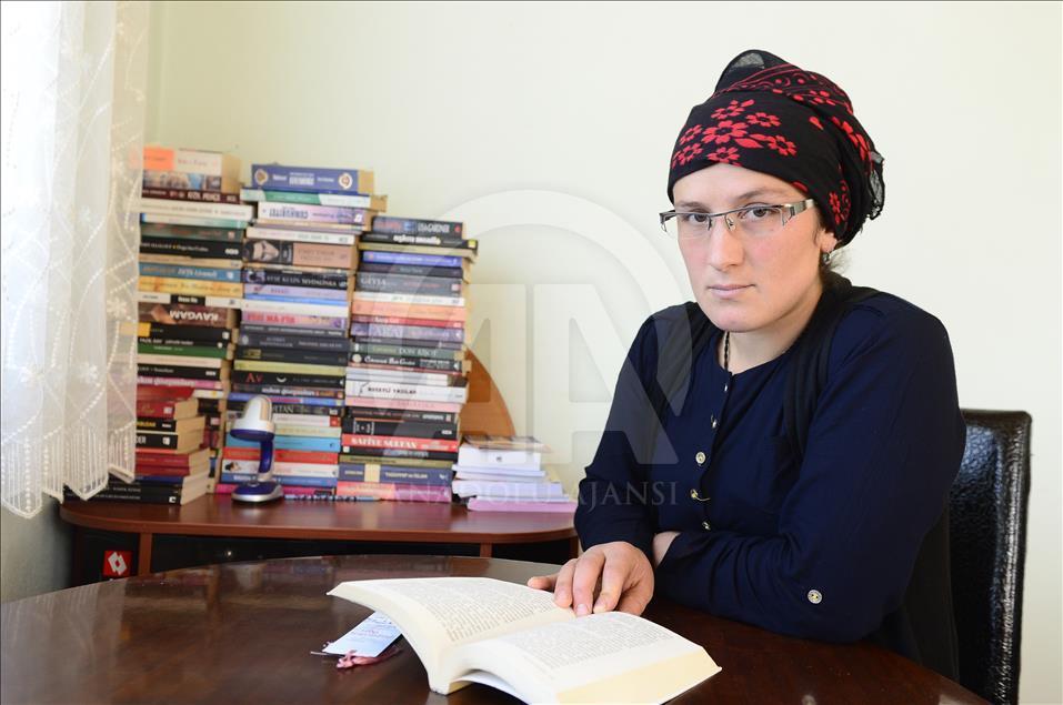 Üniversite eğitimi için patpatla yük taşıyıp tereyağı satıyor