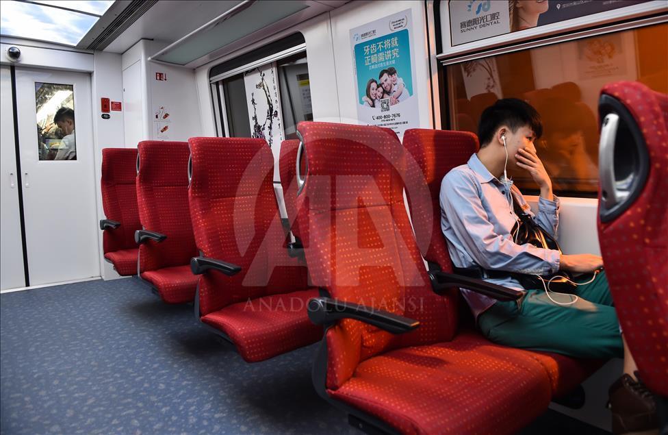 Çin metrosunda 'business class' uygulaması