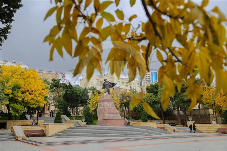Осень в Баку