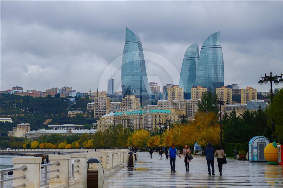 Осень в Баку