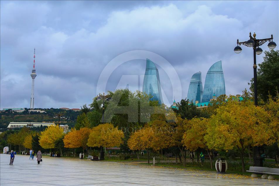 Осень в Баку