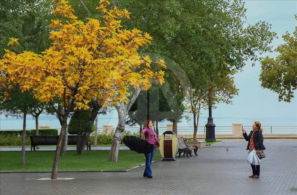 Осень в Баку