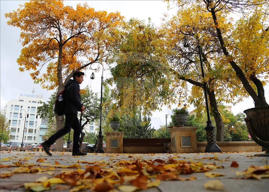 Осень в Баку