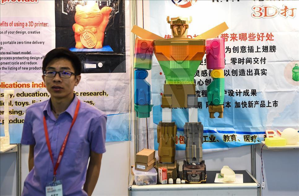 Çin'de Uluslararası Robot Fuarı