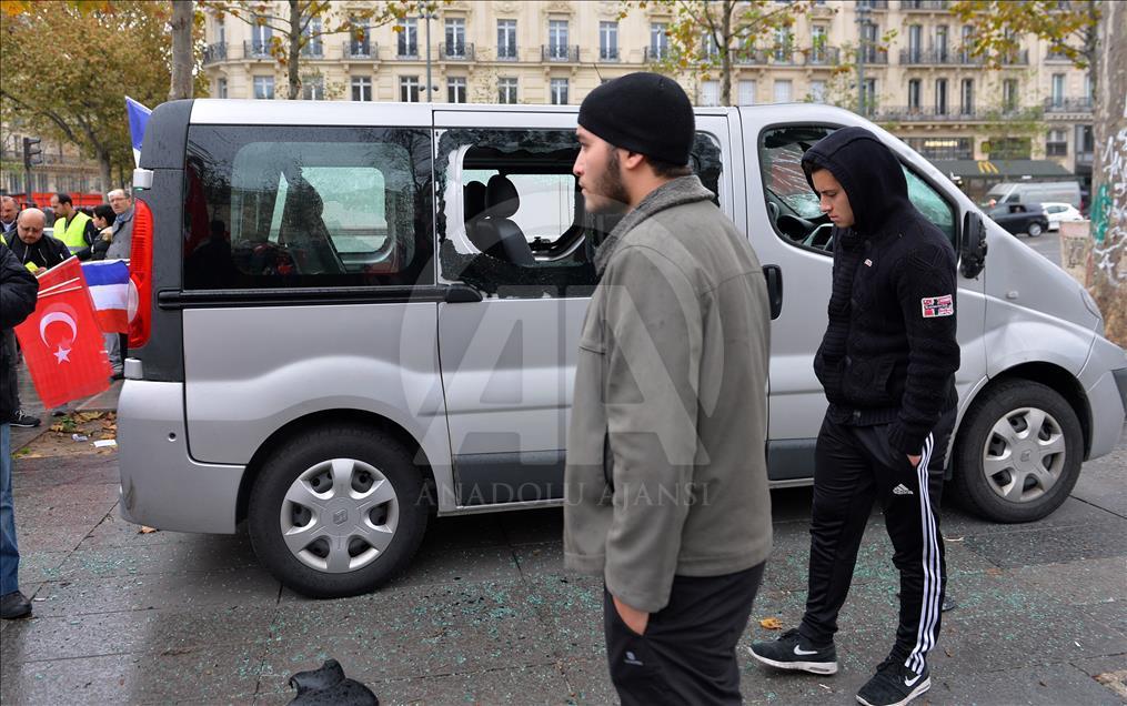 Paris'te "Teröre Lanet, Demokrasiye Davet" mitingi
