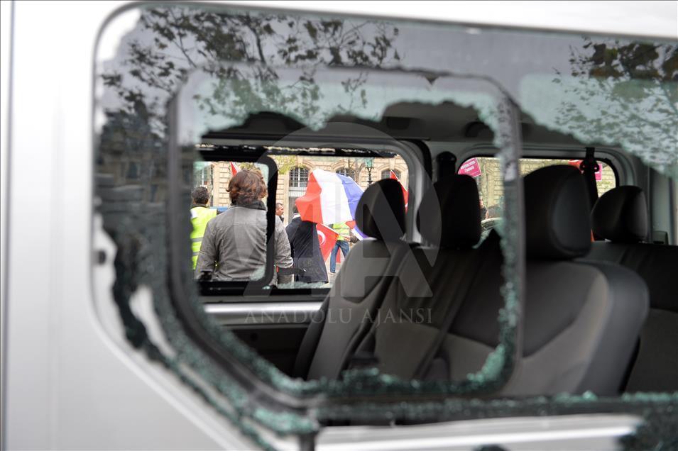 Paris'te "Teröre Lanet, Demokrasiye Davet" mitingi