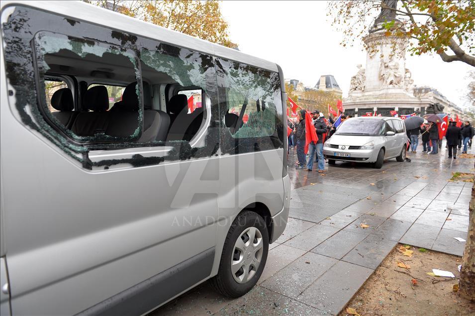 Paris'te "Teröre Lanet, Demokrasiye Davet" mitingi