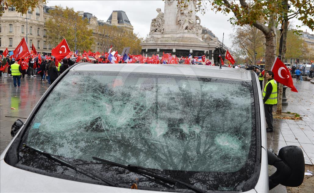 Paris'te "Teröre Lanet, Demokrasiye Davet" mitingi