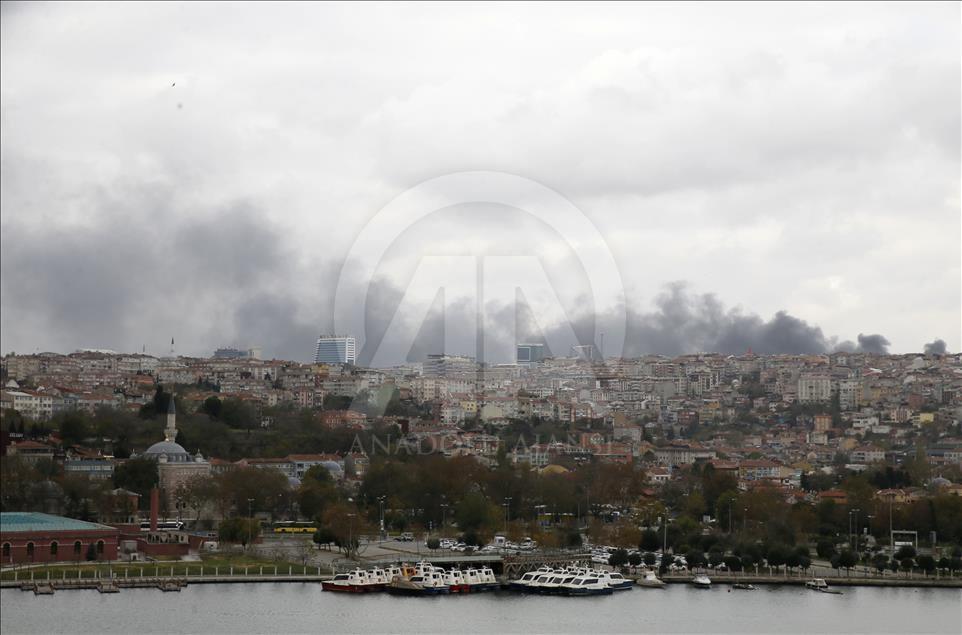Bayrampaşa'da iş yeri yangını