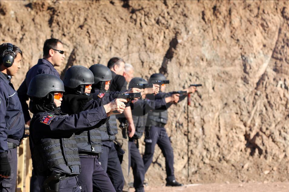 Afgan kadınına Sivas'ta polislik eğitimi