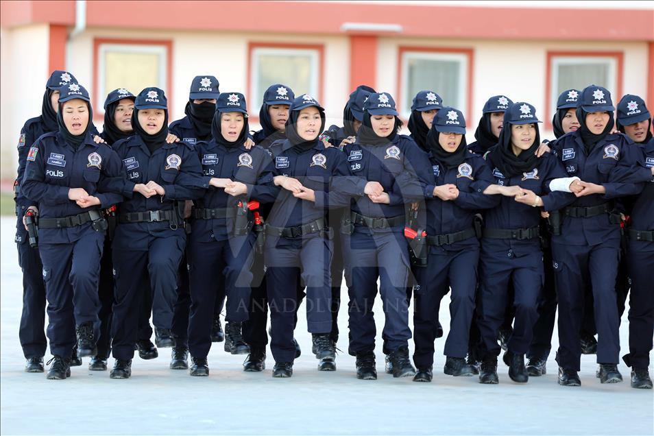 Afgan kadınına Sivas'ta polislik eğitimi