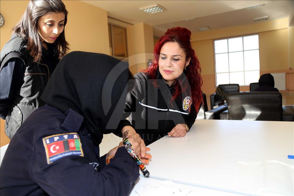 Afgan kadınına Sivas'ta polislik eğitimi