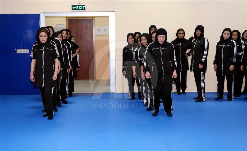 Afgan kadınına Sivas'ta polislik eğitimi