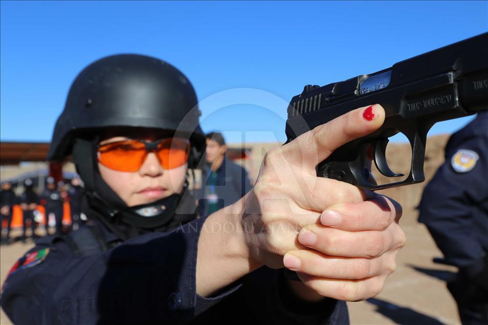 Afgan kadınına Sivas'ta polislik eğitimi