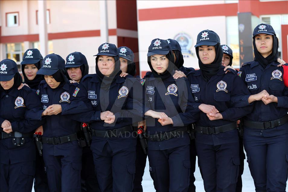 Afgan kadınına Sivas'ta polislik eğitimi