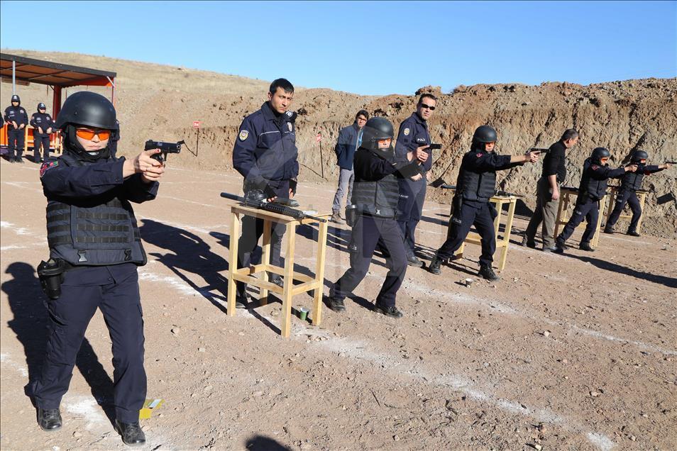 Afgan kadınına Sivas'ta polislik eğitimi
