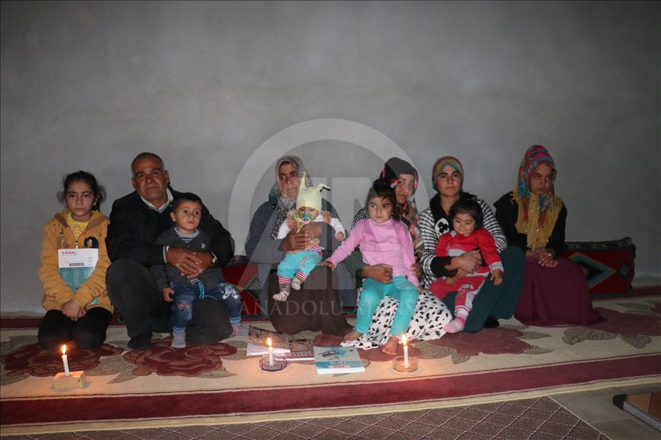 Adıyamanlı Süt ailesinin mum ışığında zorlu yaşamı