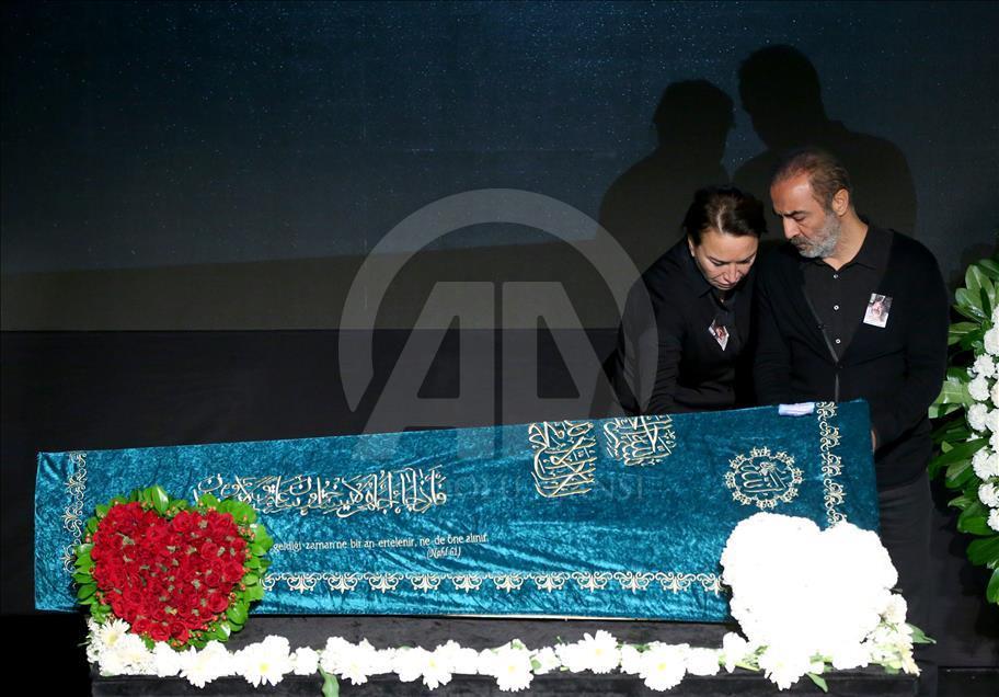 Sanatçı Erdal Tosun son yolculuğuna uğurlanıyor