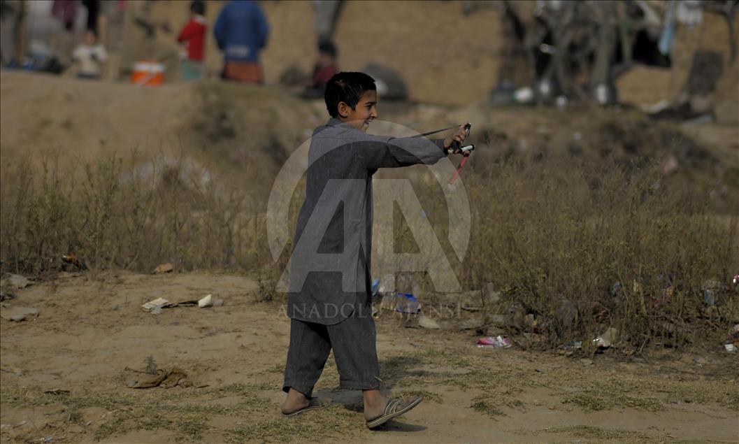 Pakistan'daki Afgan mülteciler