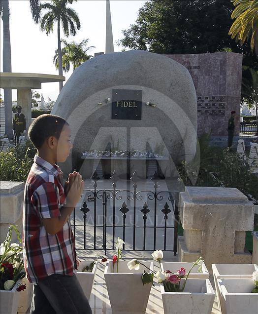 Fidel Castro's ashes buried in Santiago De Cuba