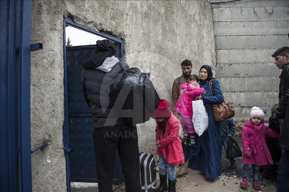 Еще 250 беженцев вернулись в сирийский Джераблус
