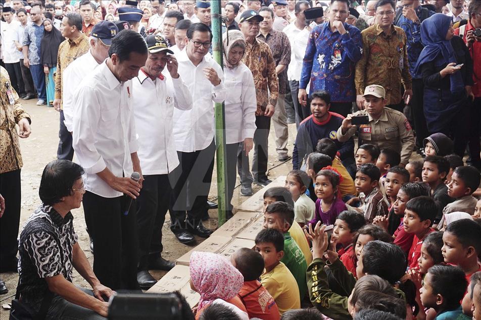 Indonesian President visits Aceh earthquake survivors