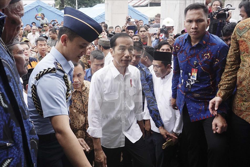 Indonesian President visits Aceh earthquake survivors