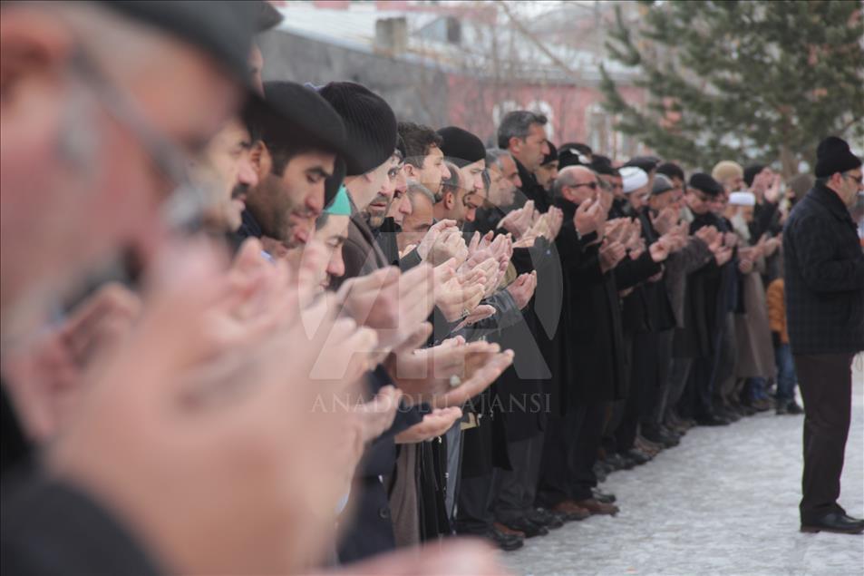 Halep'te hayatını kaybedenler için gıyabi cenaze namazı
