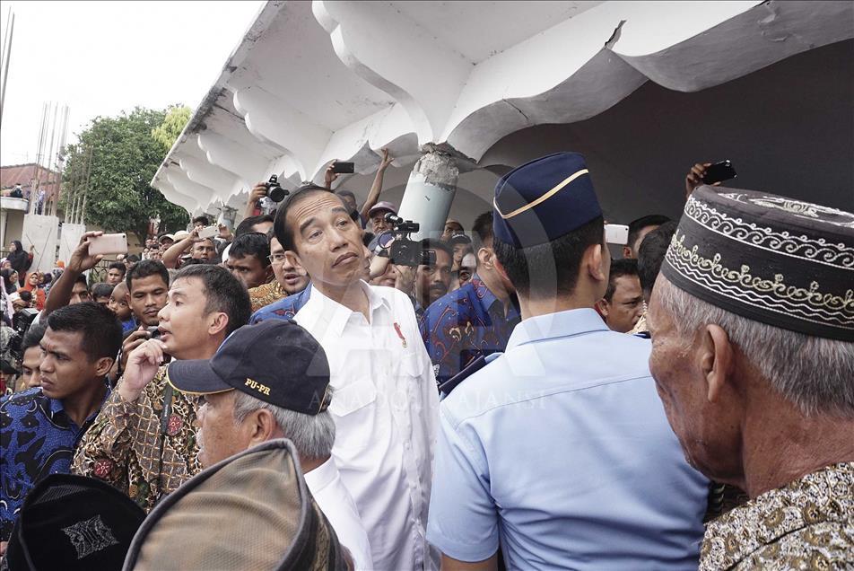 Indonesian President visits Aceh earthquake survivors