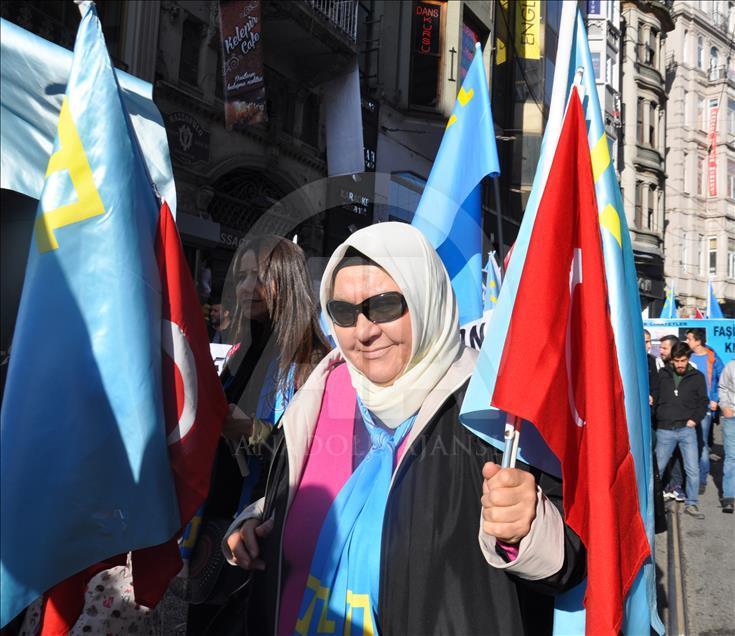 В Стамбуле прошла акция протеста против действий России в Крыму
