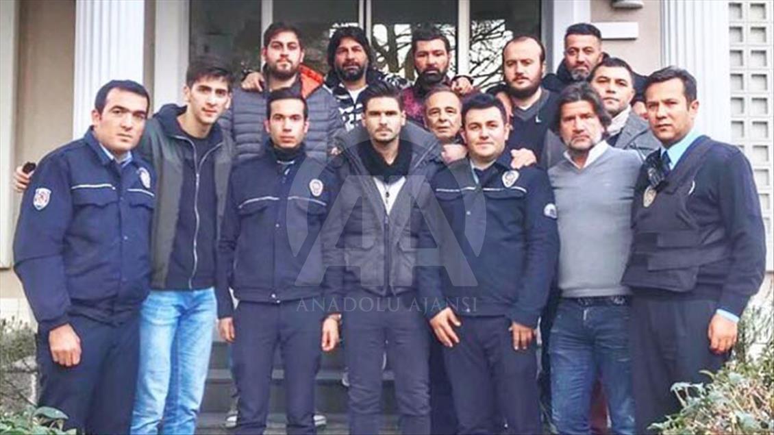 Sanatçılardan polis merkezlerine ziyaret