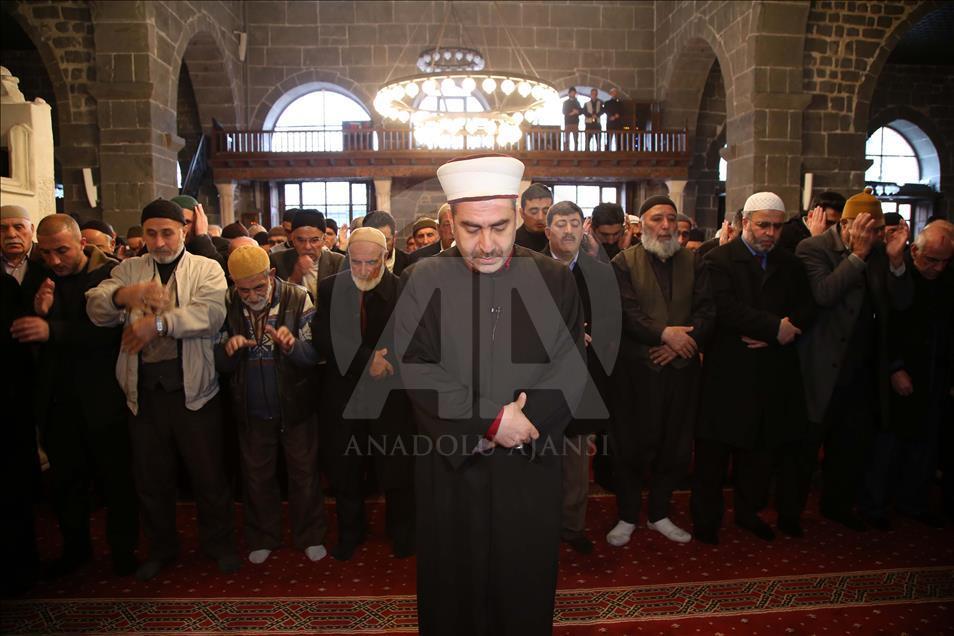 Diyarbakır'da şehitler için gıyabi cenaze namazı