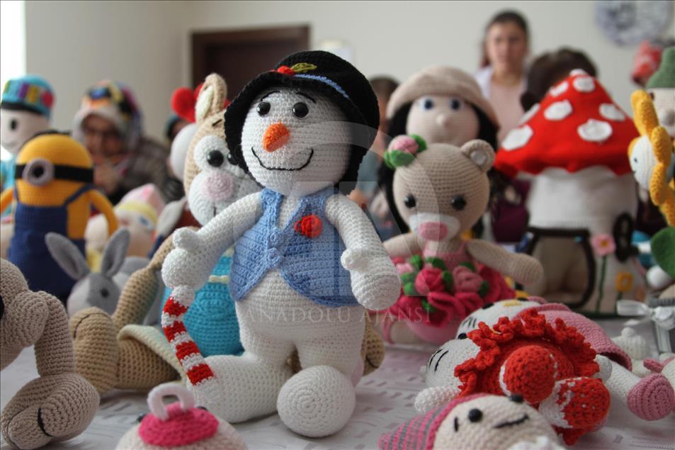 Kadınlar "organik oyuncak" yaparak zamanlarını değerlendiriyor